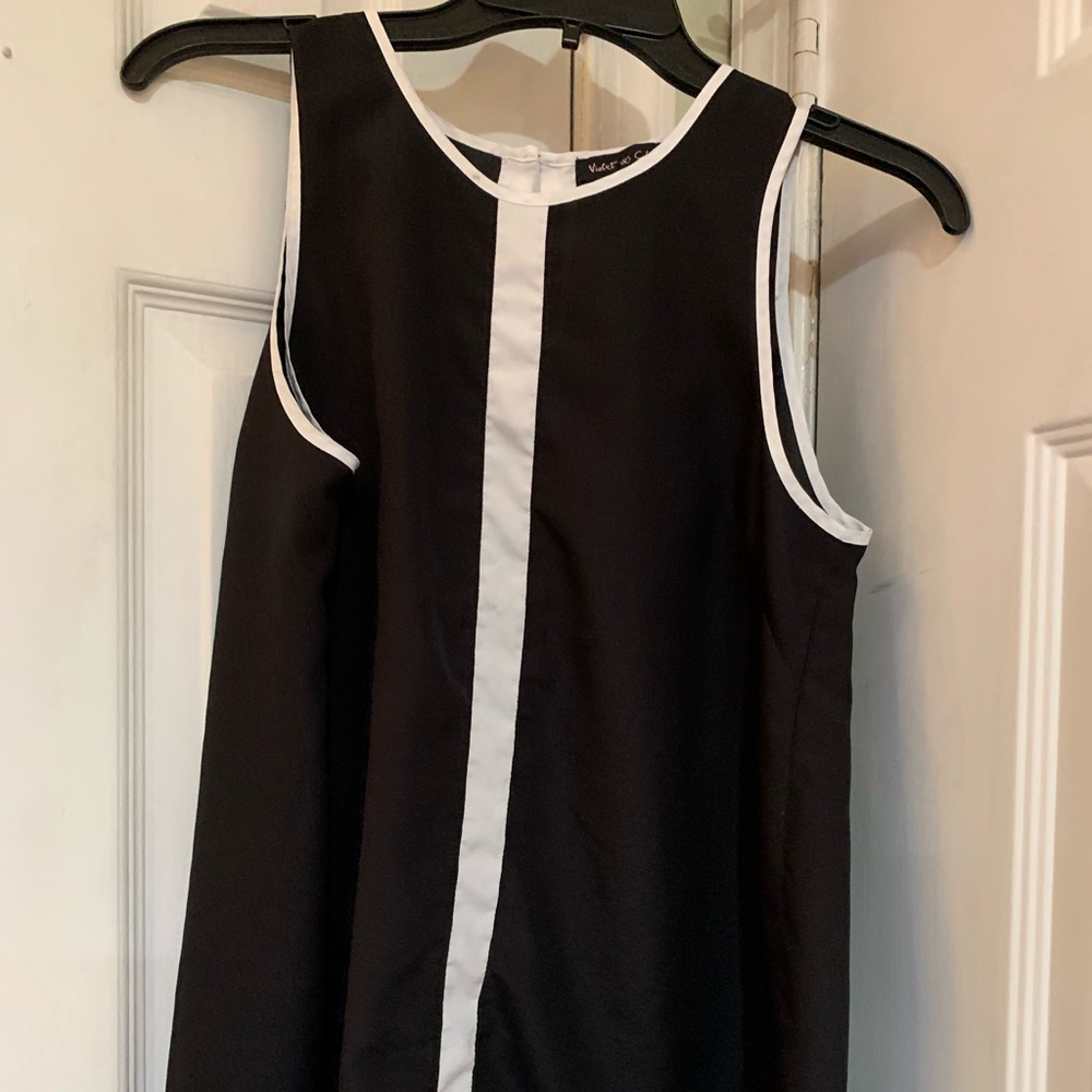 Sleeveless tank